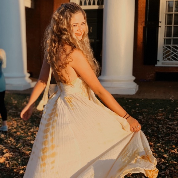 Meet your Posher, Caroline - Picture 1 of 1